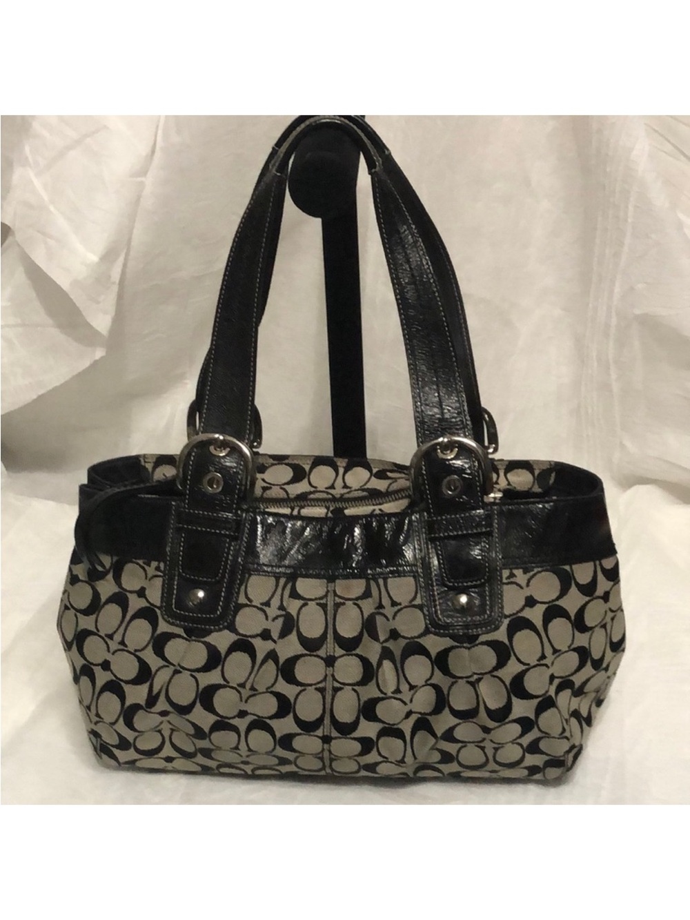 Coach Black and Beige Signature Canvas Shoulder Bag 12’ x 9” x 4’ No Hangtag